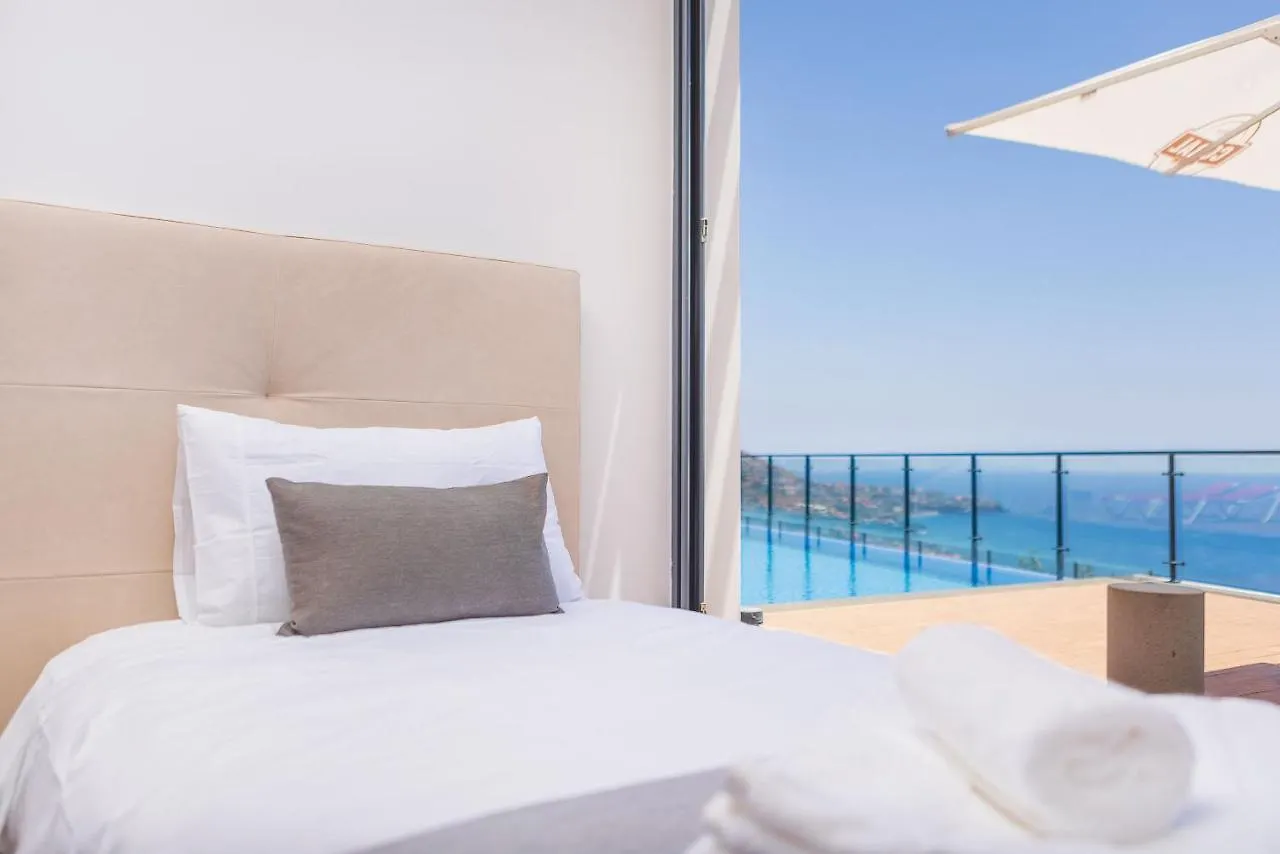 Villa Amplitude Camara de Lobos