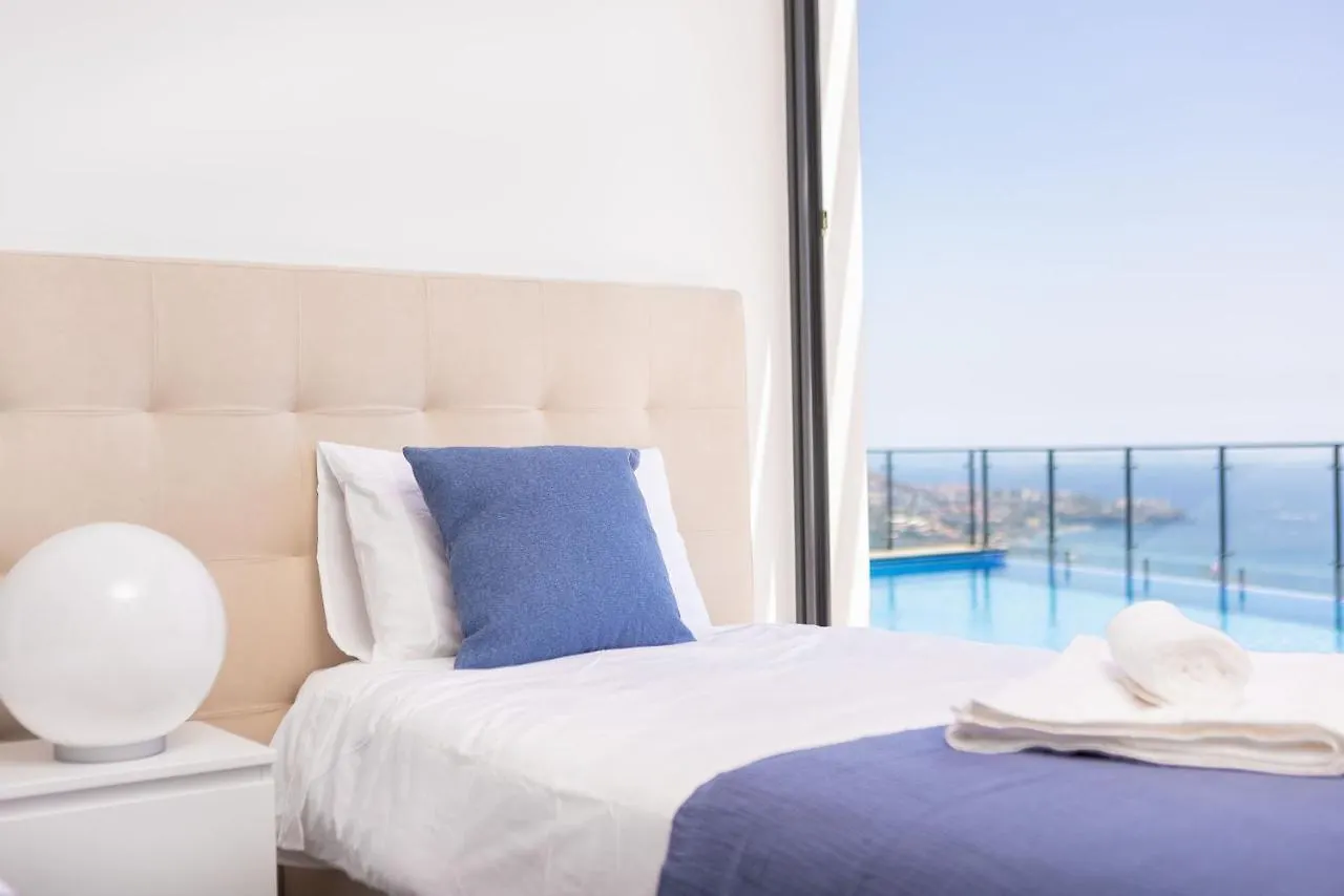Villa Amplitude Camara de Lobos 0*,